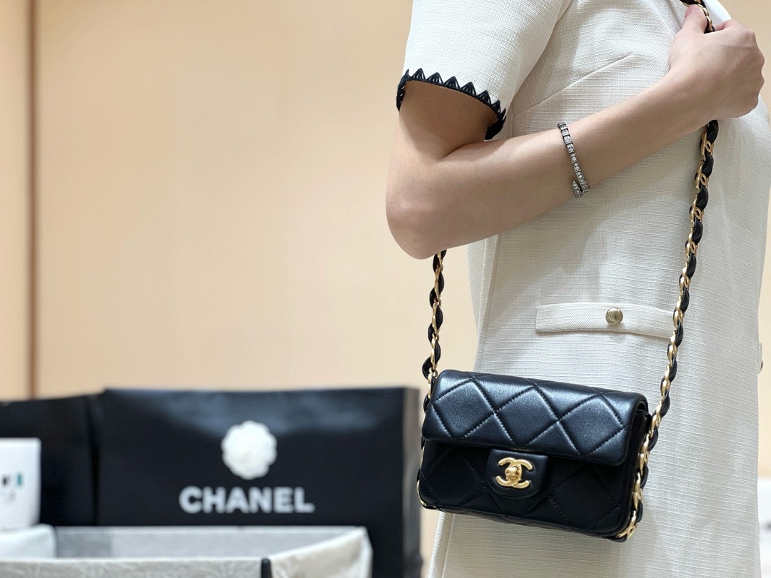Chanel 24K Autumn and Winter Series Thick Chain Underarm Bag AS5175