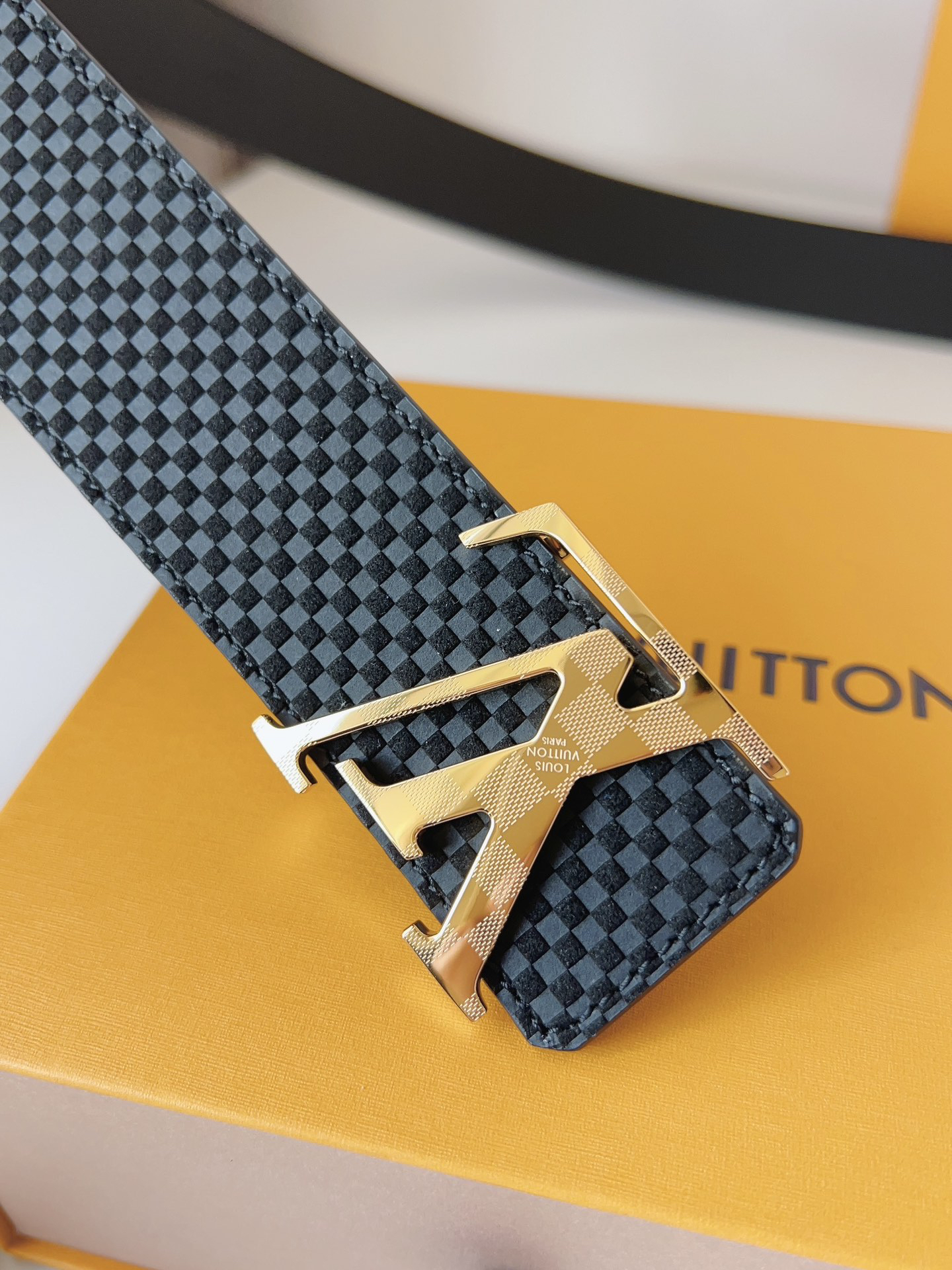 Louis Vuitton Square Embossed Cowhide Leather Belt 4CM Width