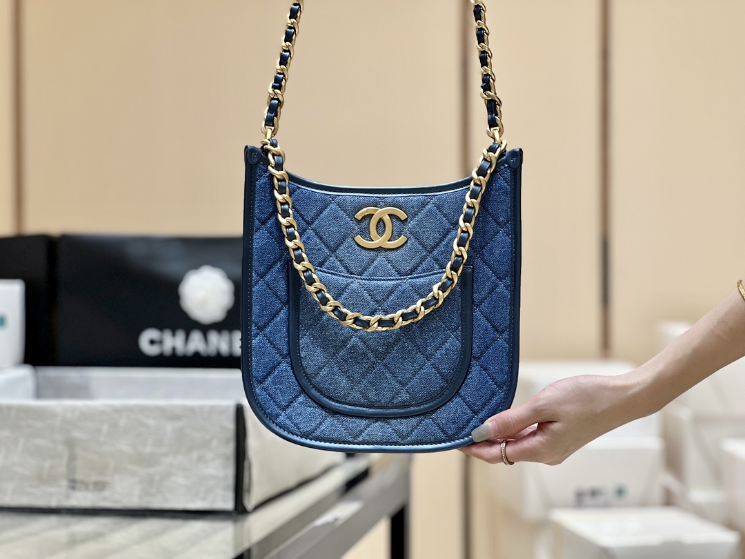 Chanel 24S denim hobo AS4532 00128