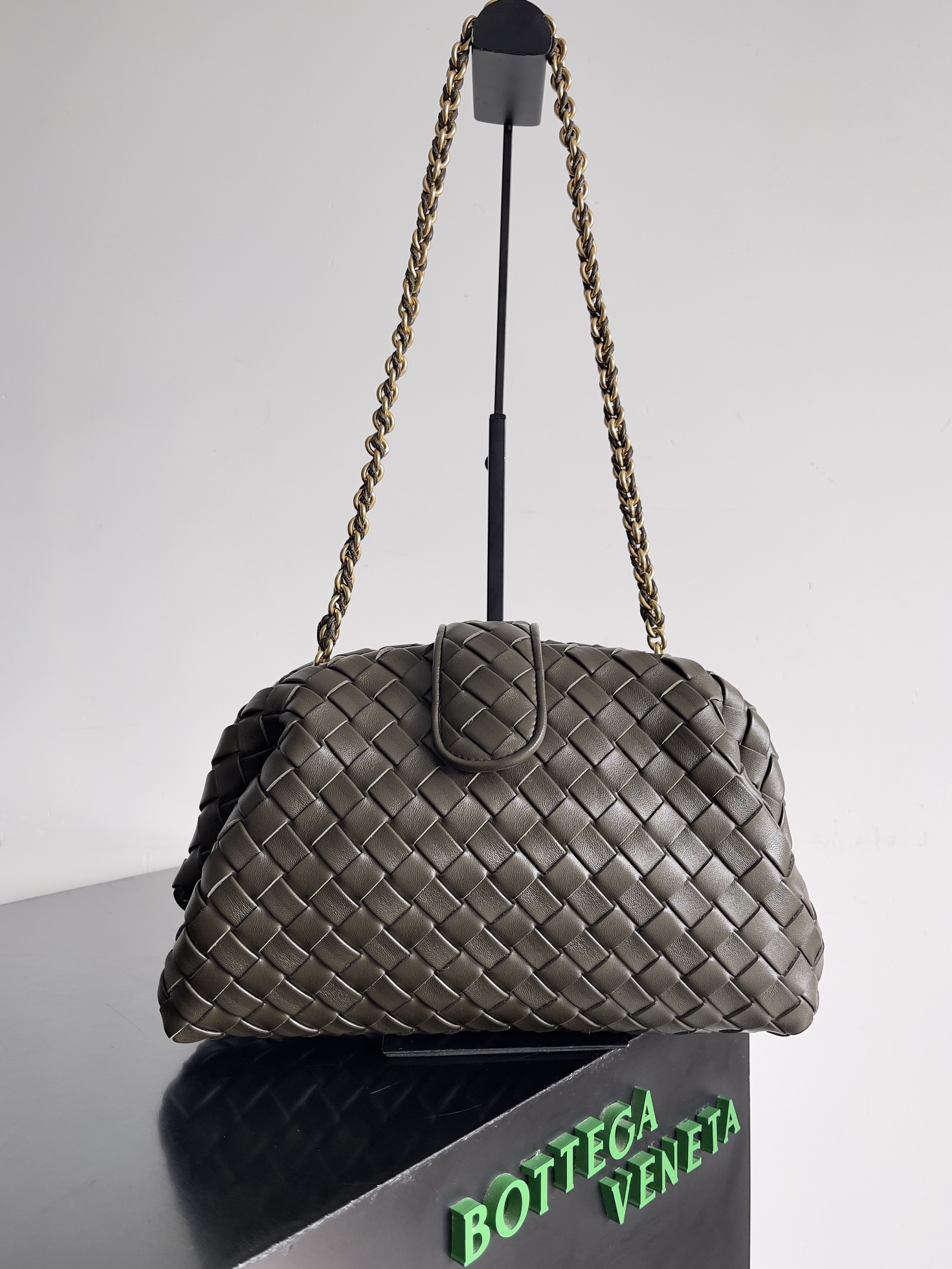 Bottega Veneta LAUREN CLUTCH chain clutch bag 785807
