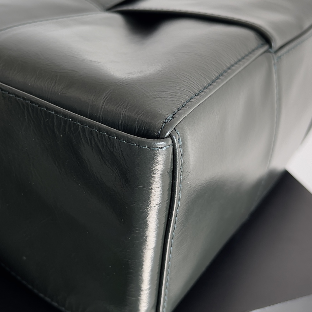 Bottega Veneta 2023 Early Spring Series Arco Camera Bag 731165