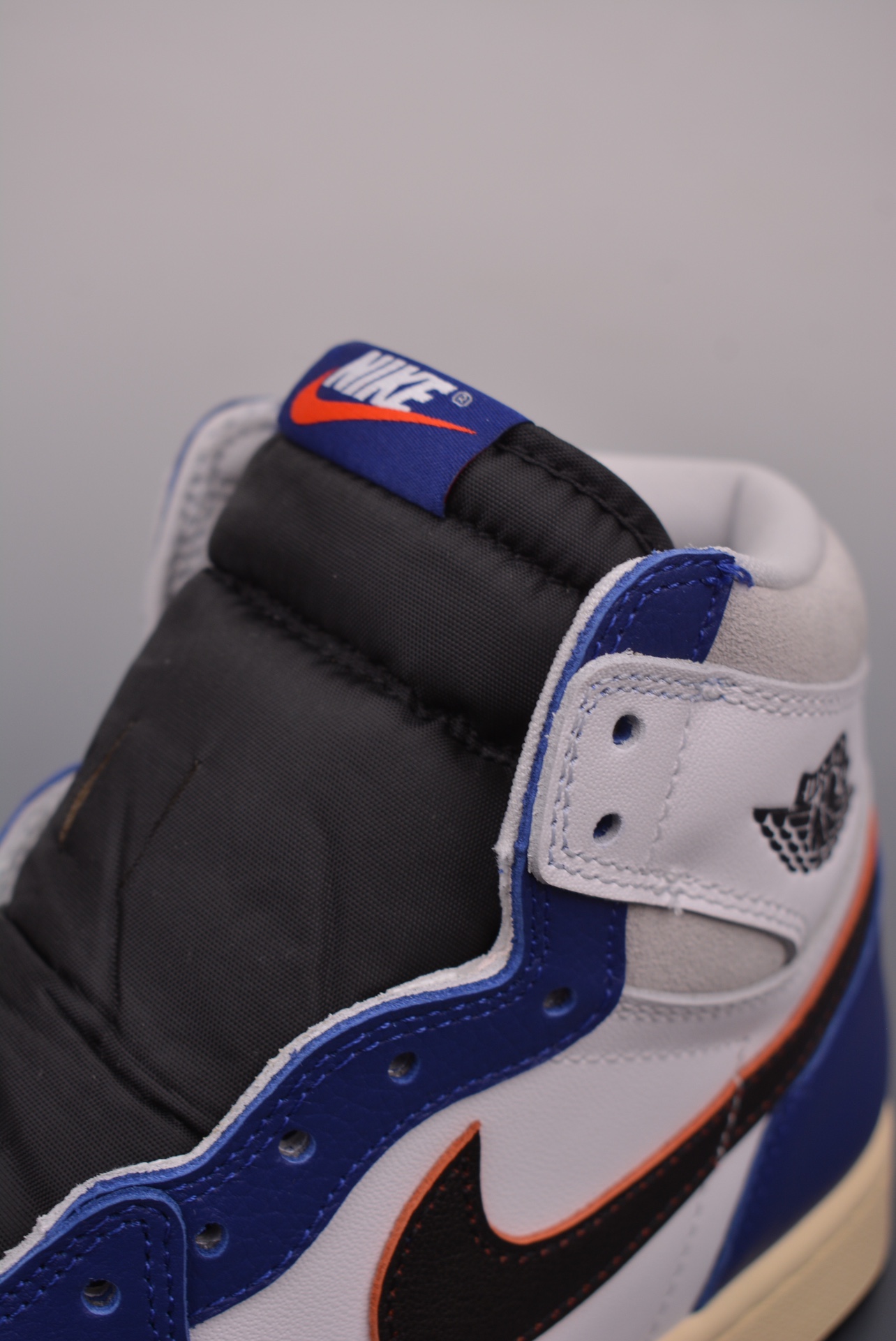 Air Jordan 1 Retro High OG Rare AirDeep Royal Blue DZ5485-100