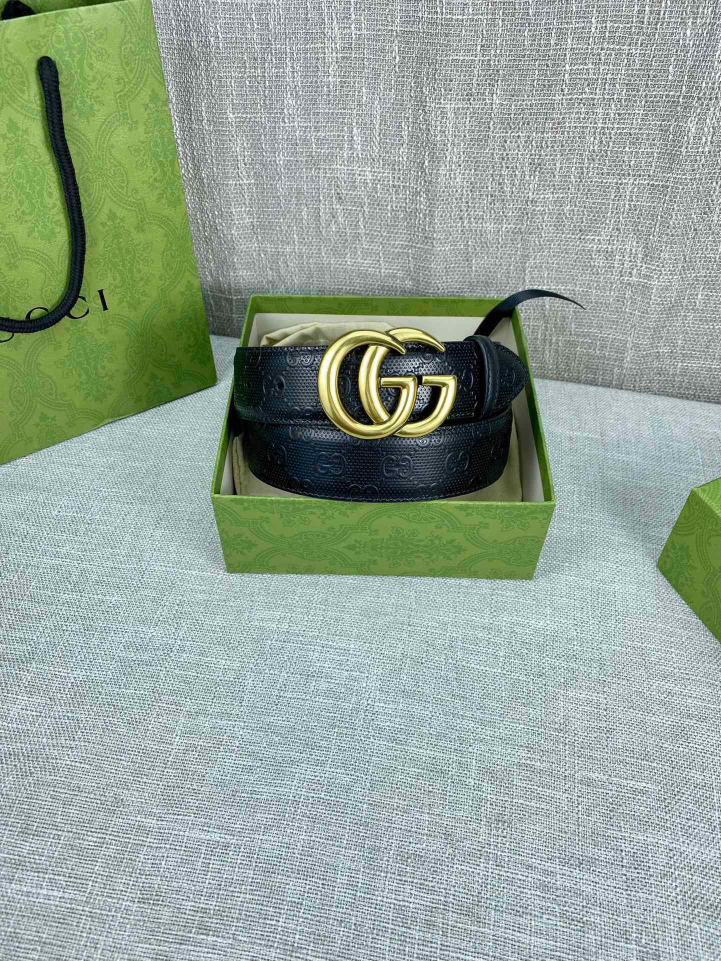 Gucci black embossed leather belt width 4.0CM