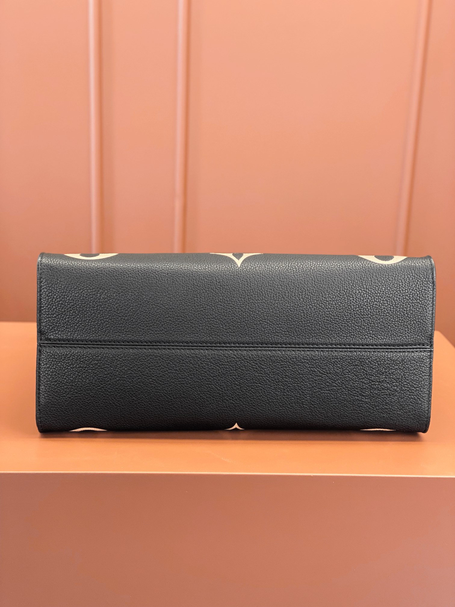 Louis Vuitton ONTHEGO Medium Handbag M45495