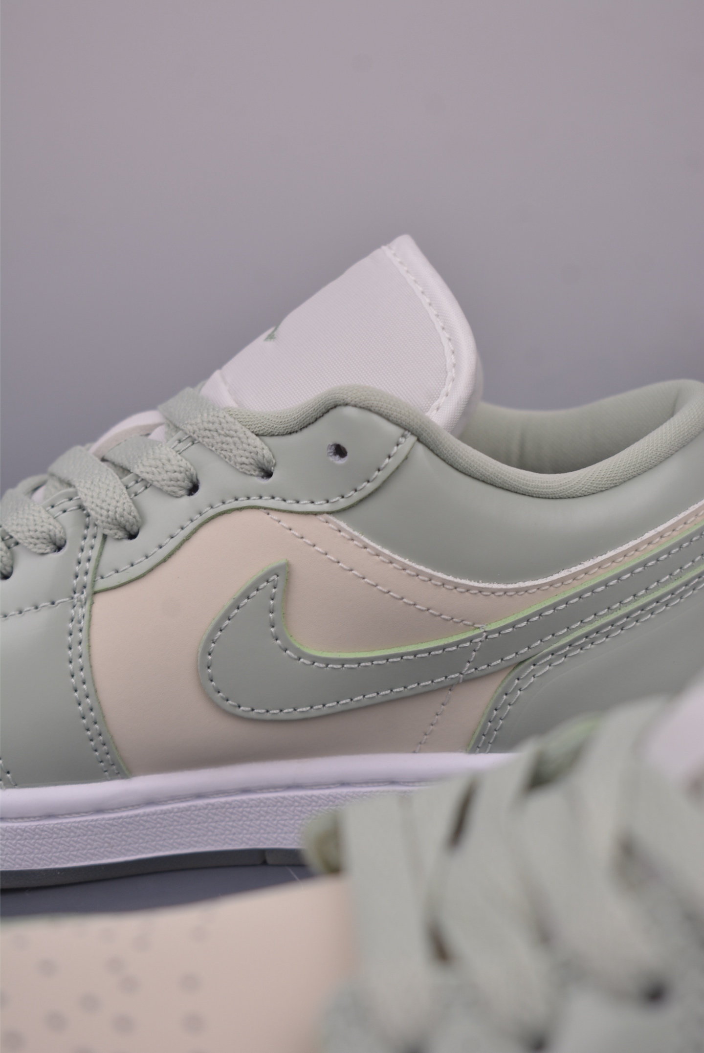 Air Jordan 1 Low Amber Green HF4078-100
