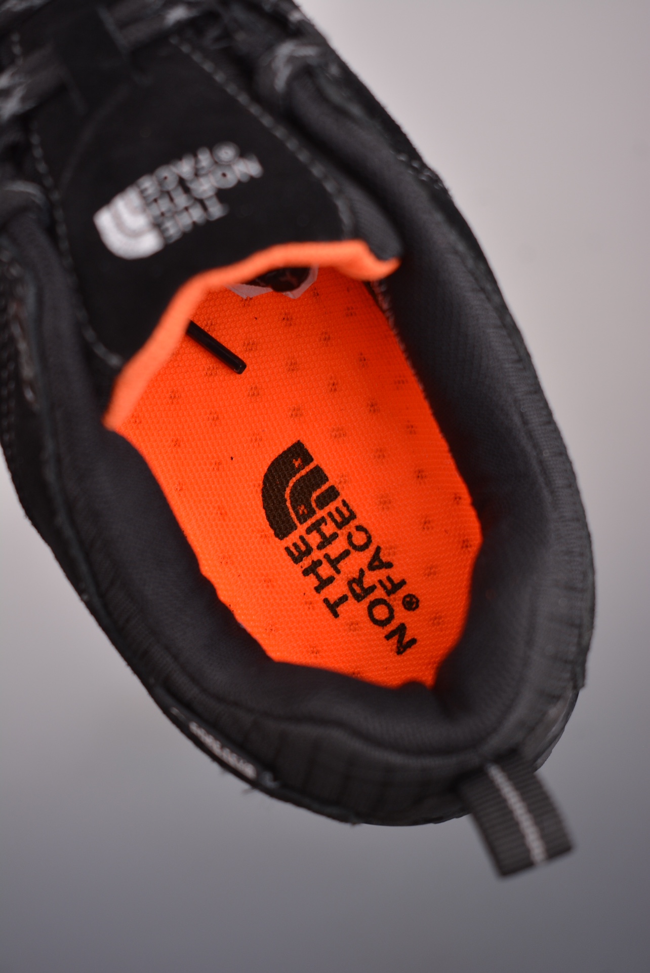 The North Face Cedar Mesa Low Hiking Shoes Black Silver Gray AACNW6T7 869B