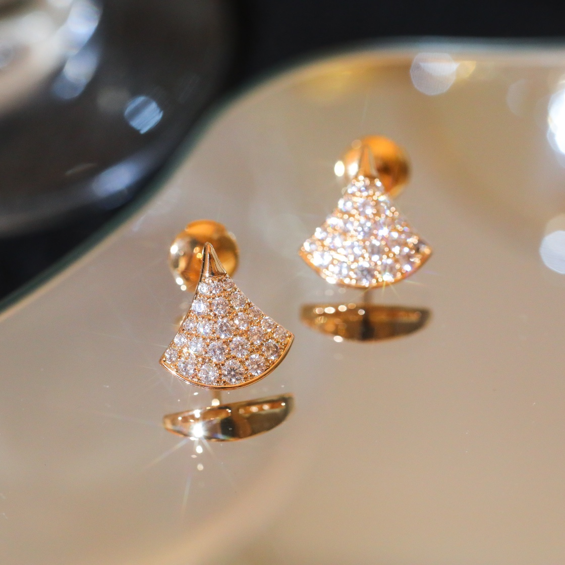Bulgari full diamond fan-shaped earrings