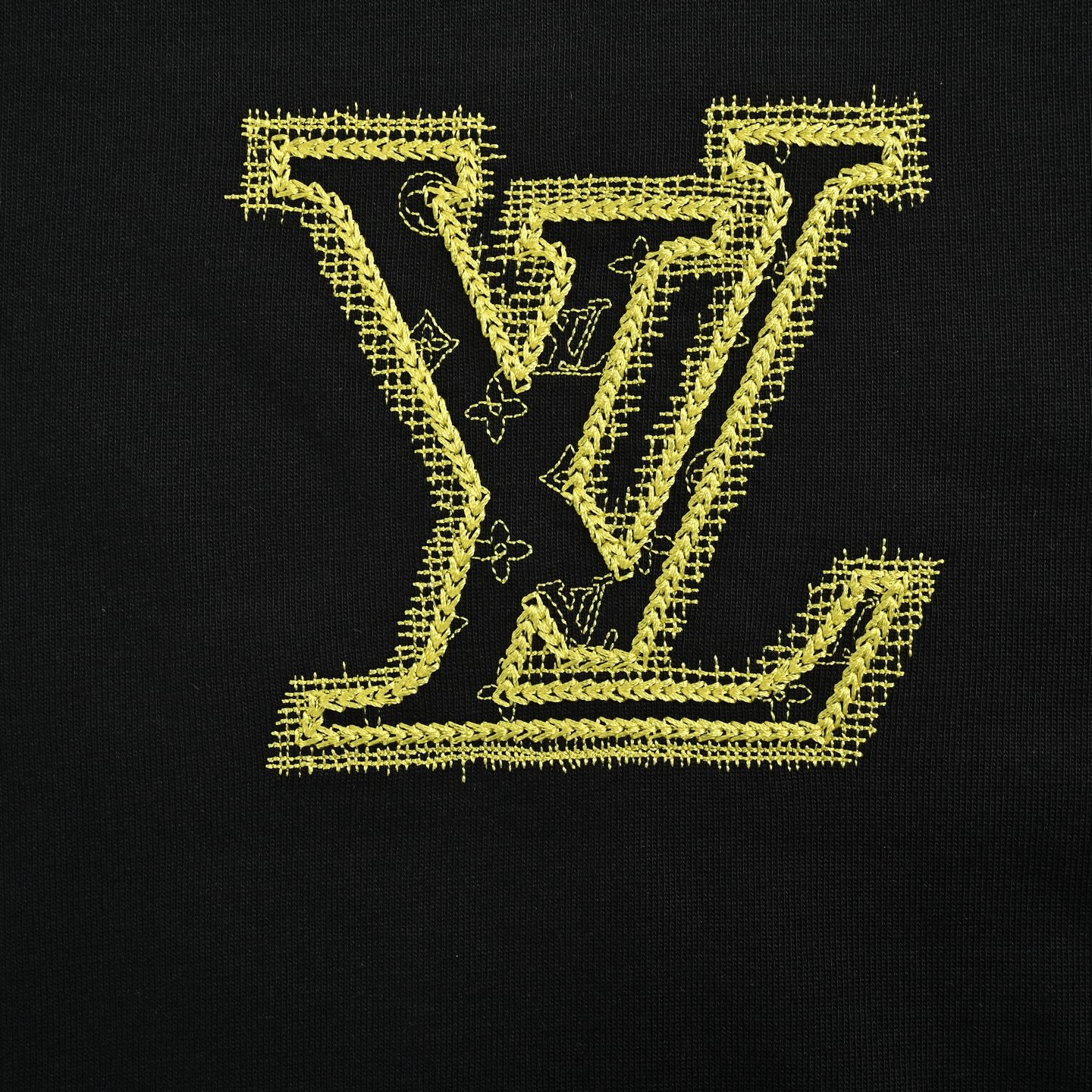 Louis Vuitton 25ss show style three-dimensional embroidered letter short sleeve