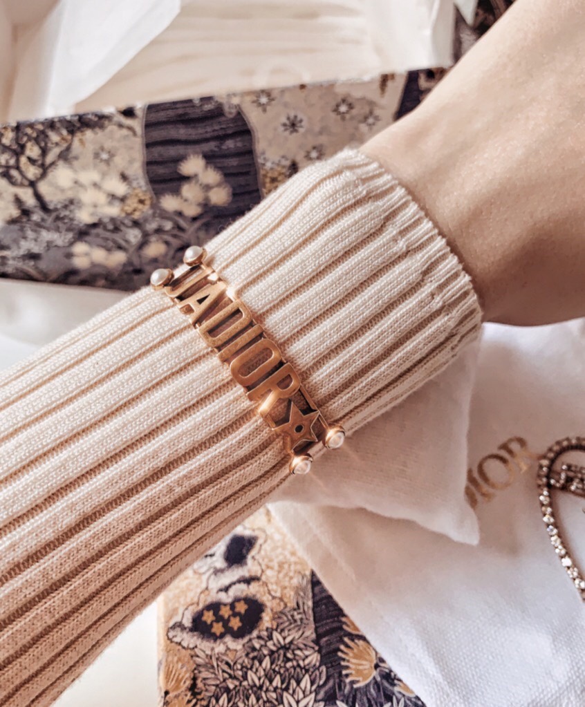 Dior hollow open pearl bracelet