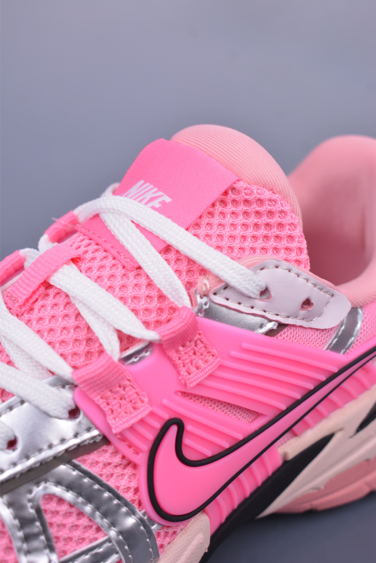 Nike Wmns V2K Runtekk LowPinkMetallic FD0736-100