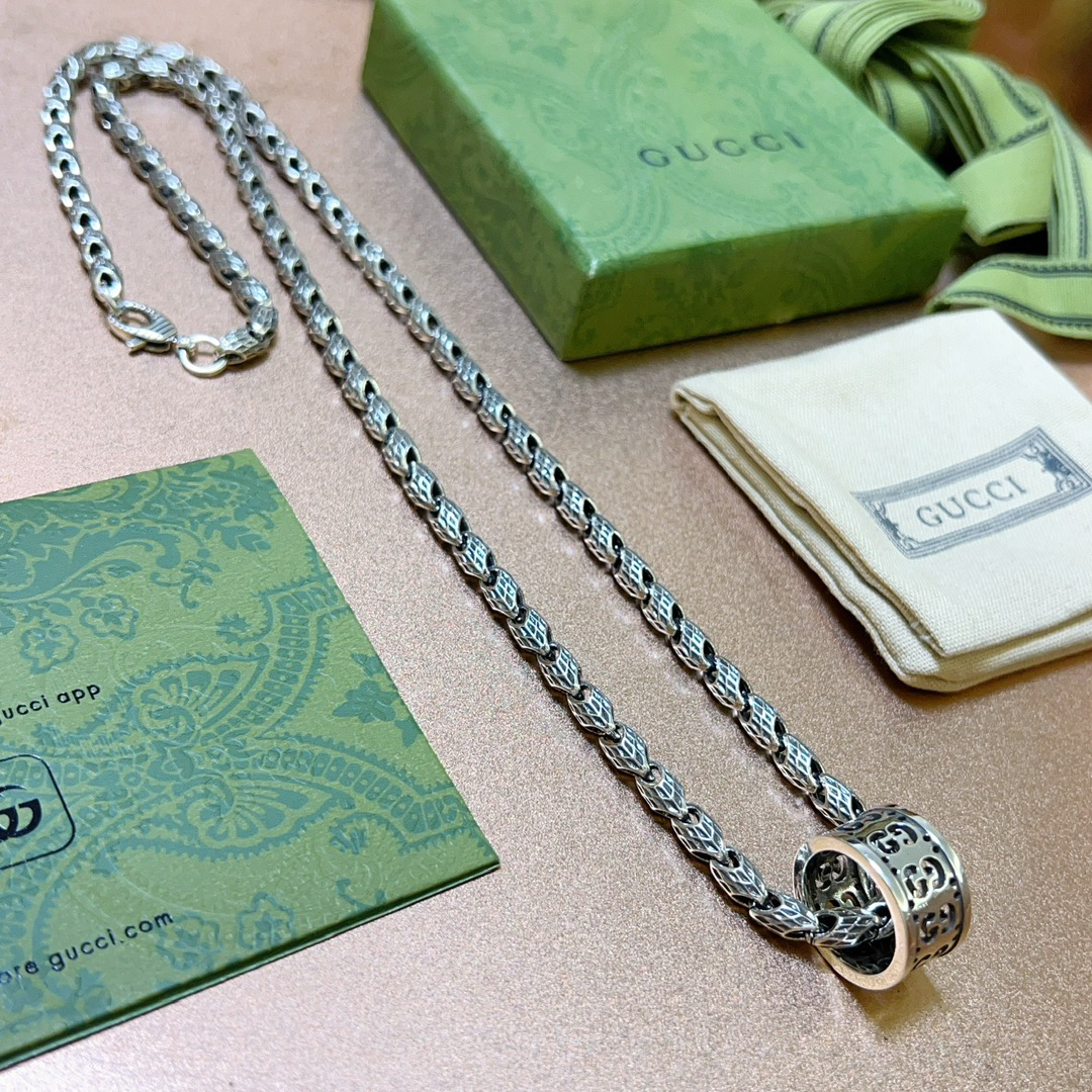 Gucci Anger Forest Series GG Hollow Ring Vintage Necklace