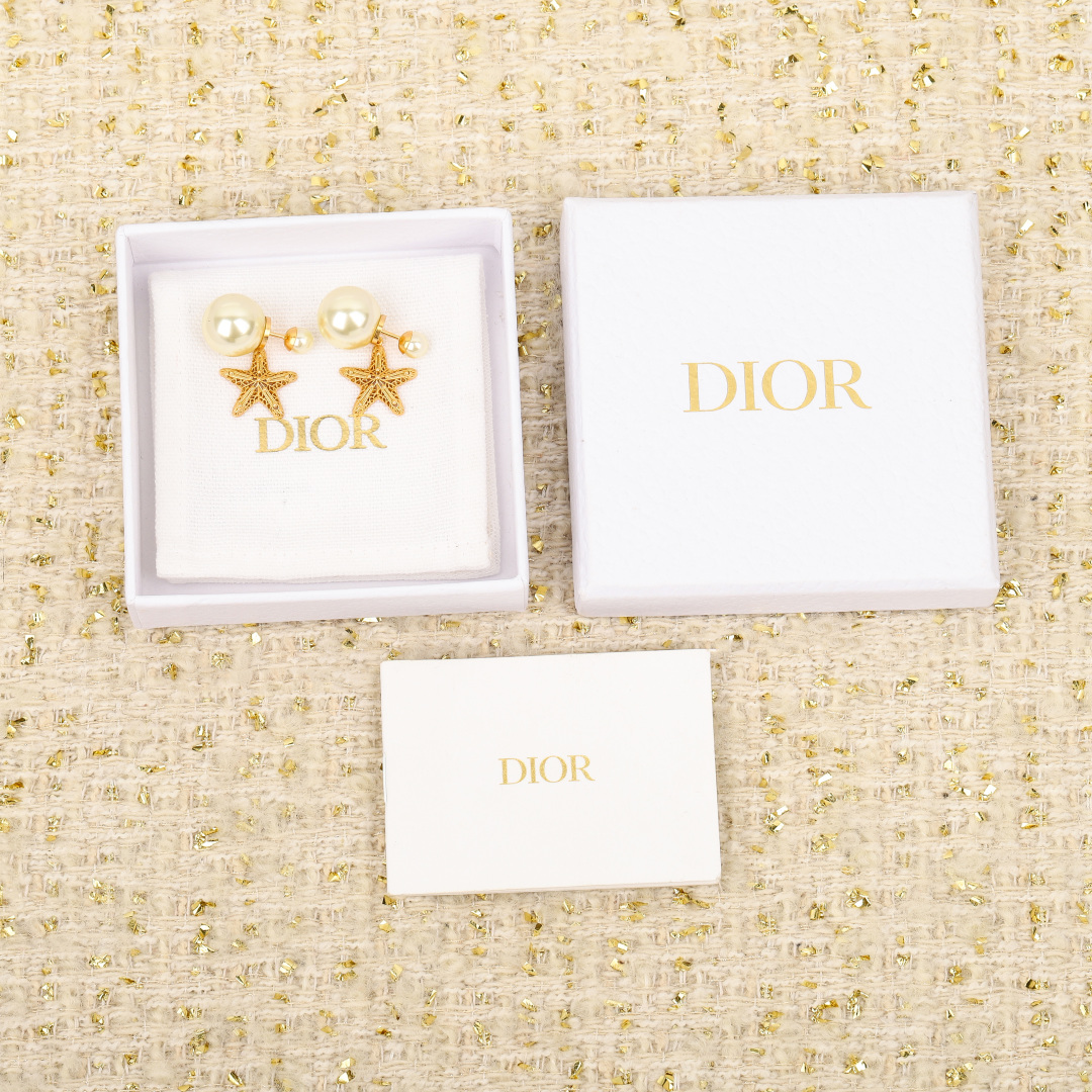 Dior starfish pearl earrings