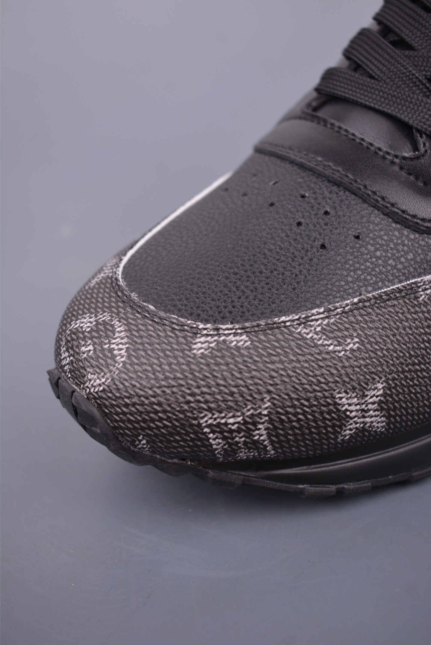 Louis Vuitton LV Run Away 