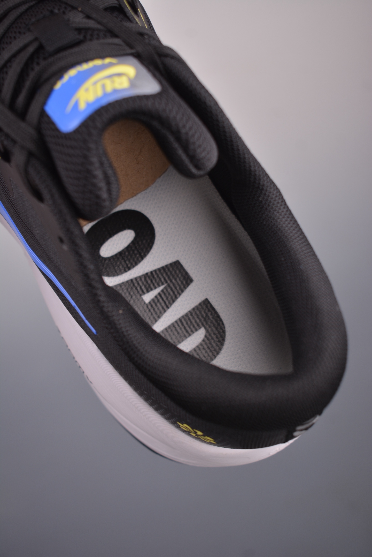 Nike Air Zoom Vomero 18X Black White Blue  HM2519-372