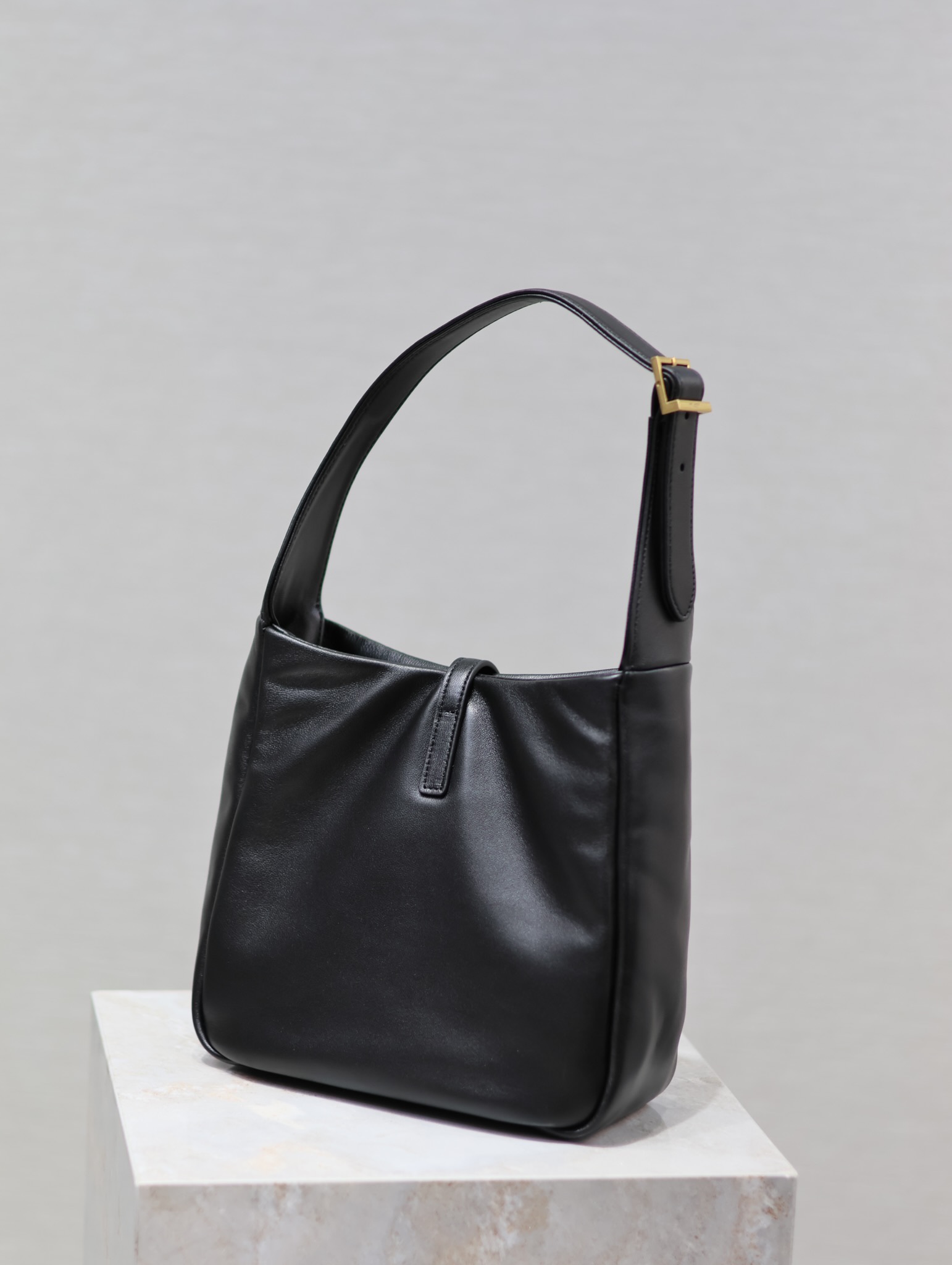 Yves Saint Laurent LE 5A7 Underarm Bag 713938