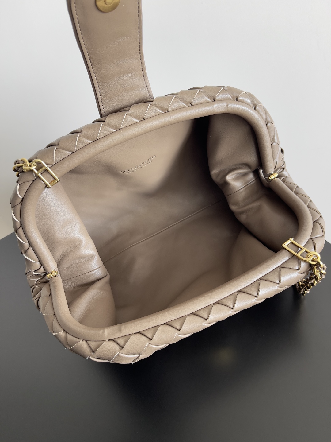 Bottega Veneta LAUREN CLUTCH chain clutch bag 785807