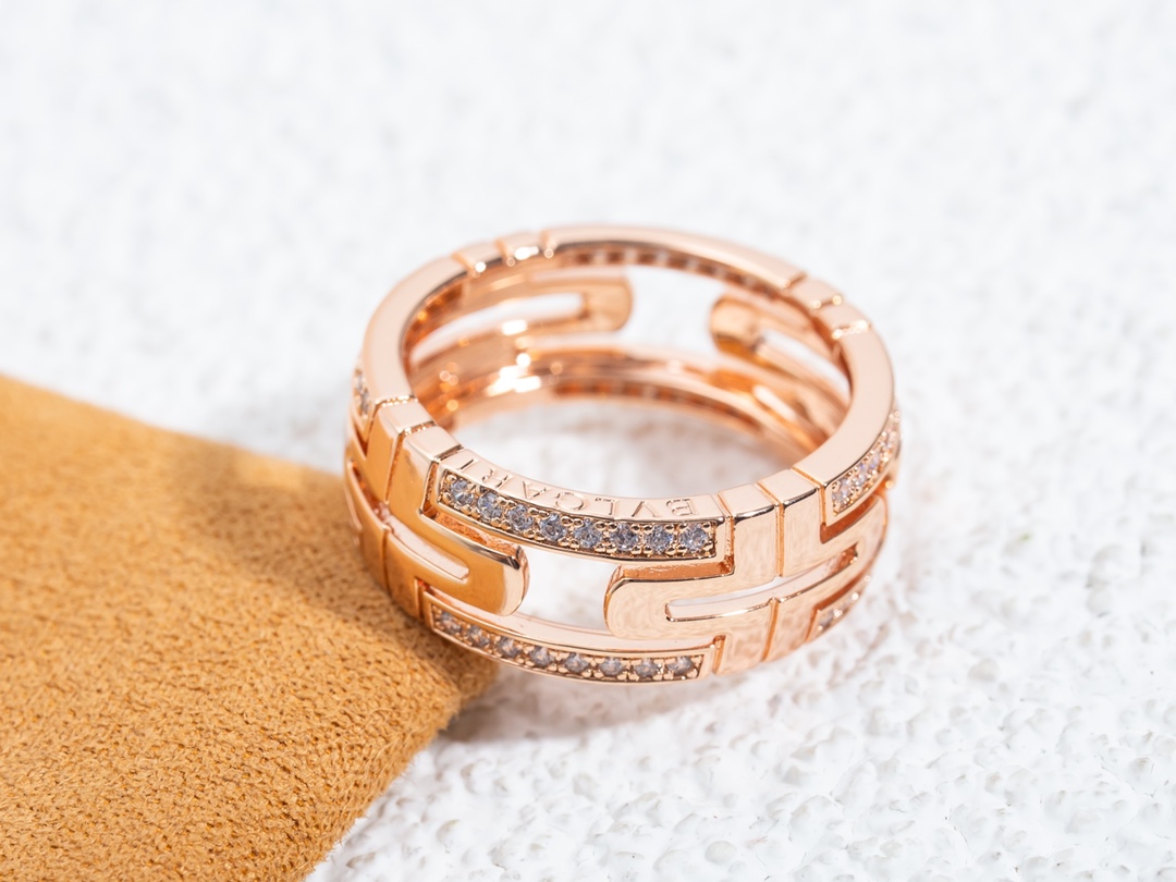 Bulgari Hollow Diamond Ring