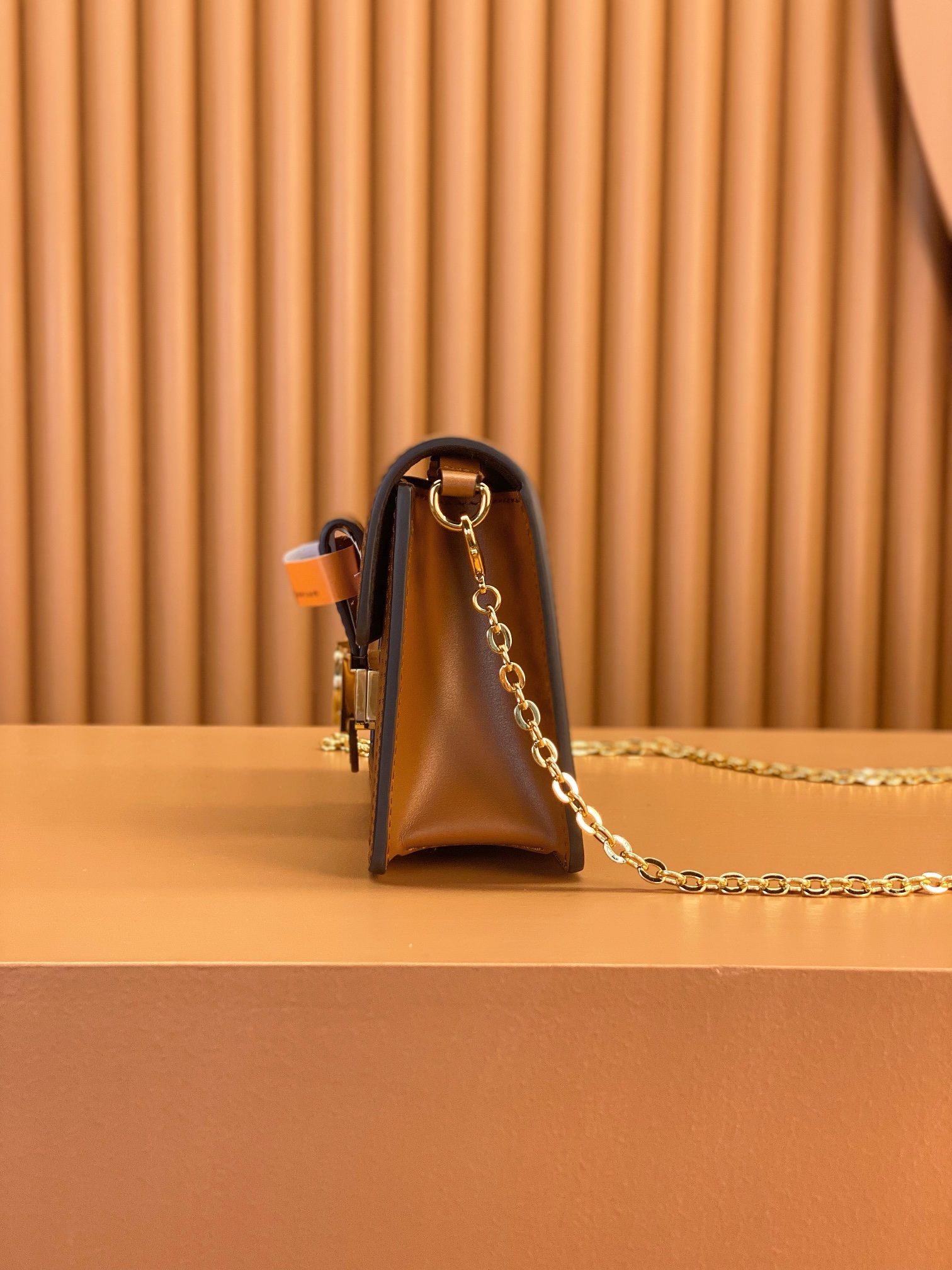 Louis Vuitton DAUPHlNE chain bag M68746