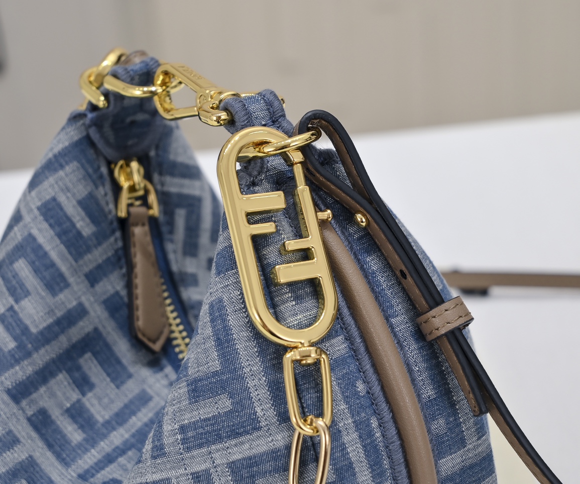 FENDI praphy underarm bag 1009