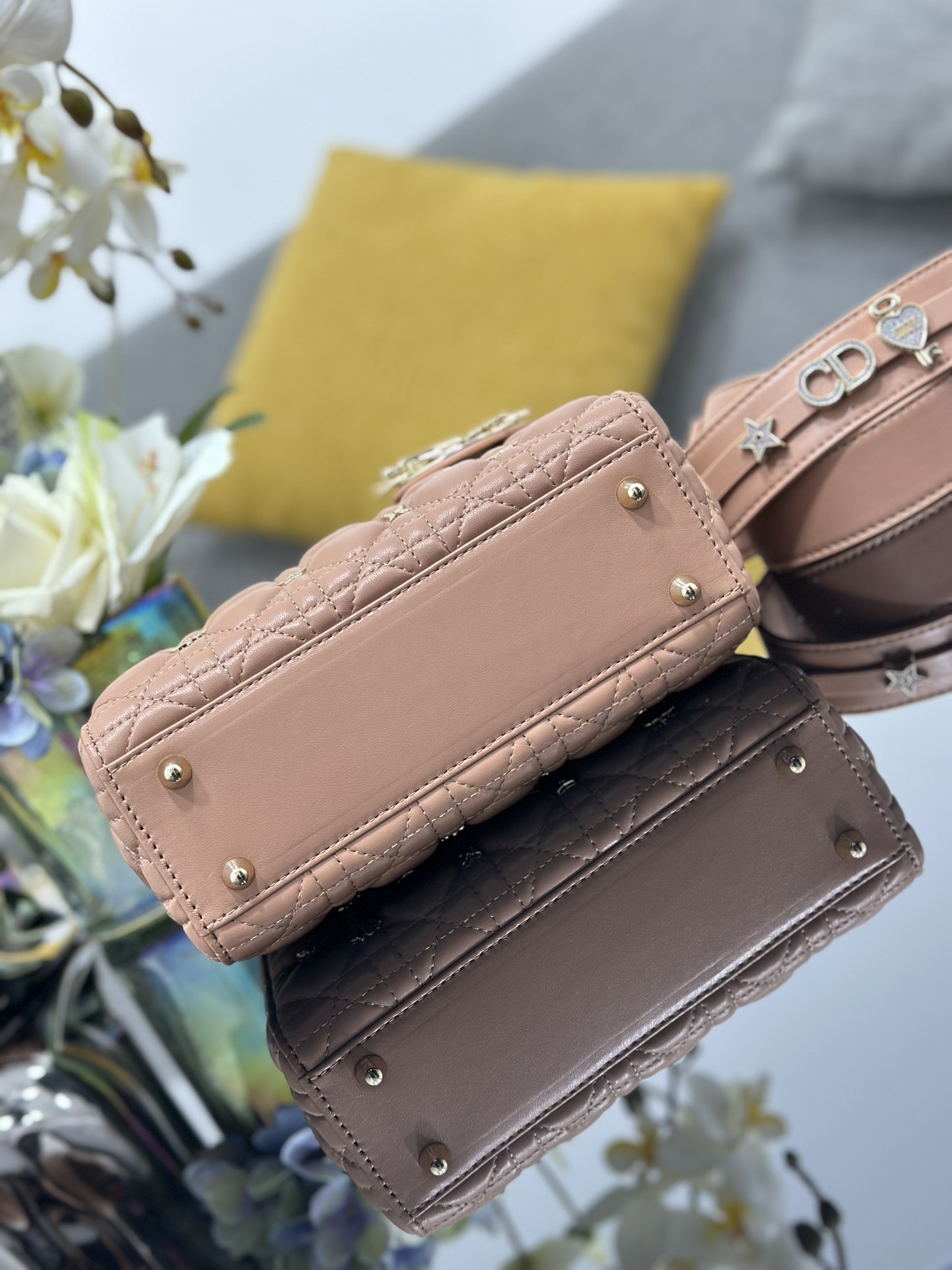 Dior Lady Dior My Four-grid Dragonfly Stud Pink Lady Dior Bag M0538