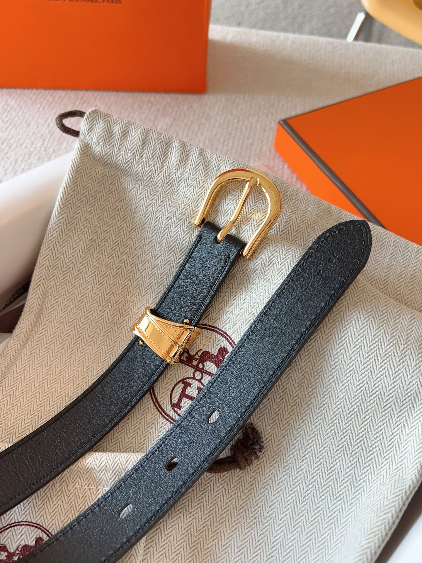 Hermès Women's Calfskin Double-Sided Pin Buckle Belt 2.4cm Width