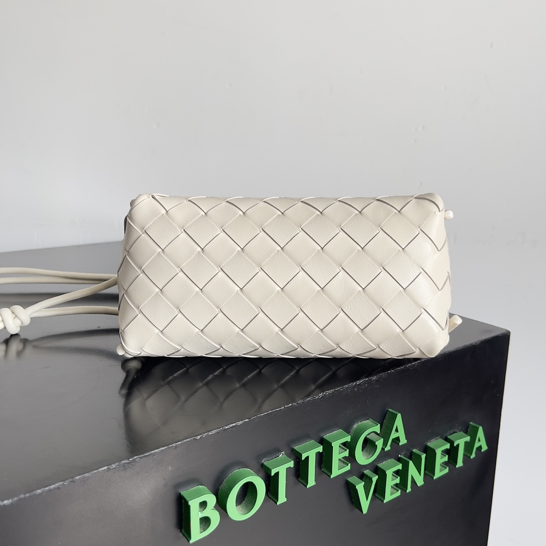 Bottega Veneta Concert Pouch Mini Bag 794258