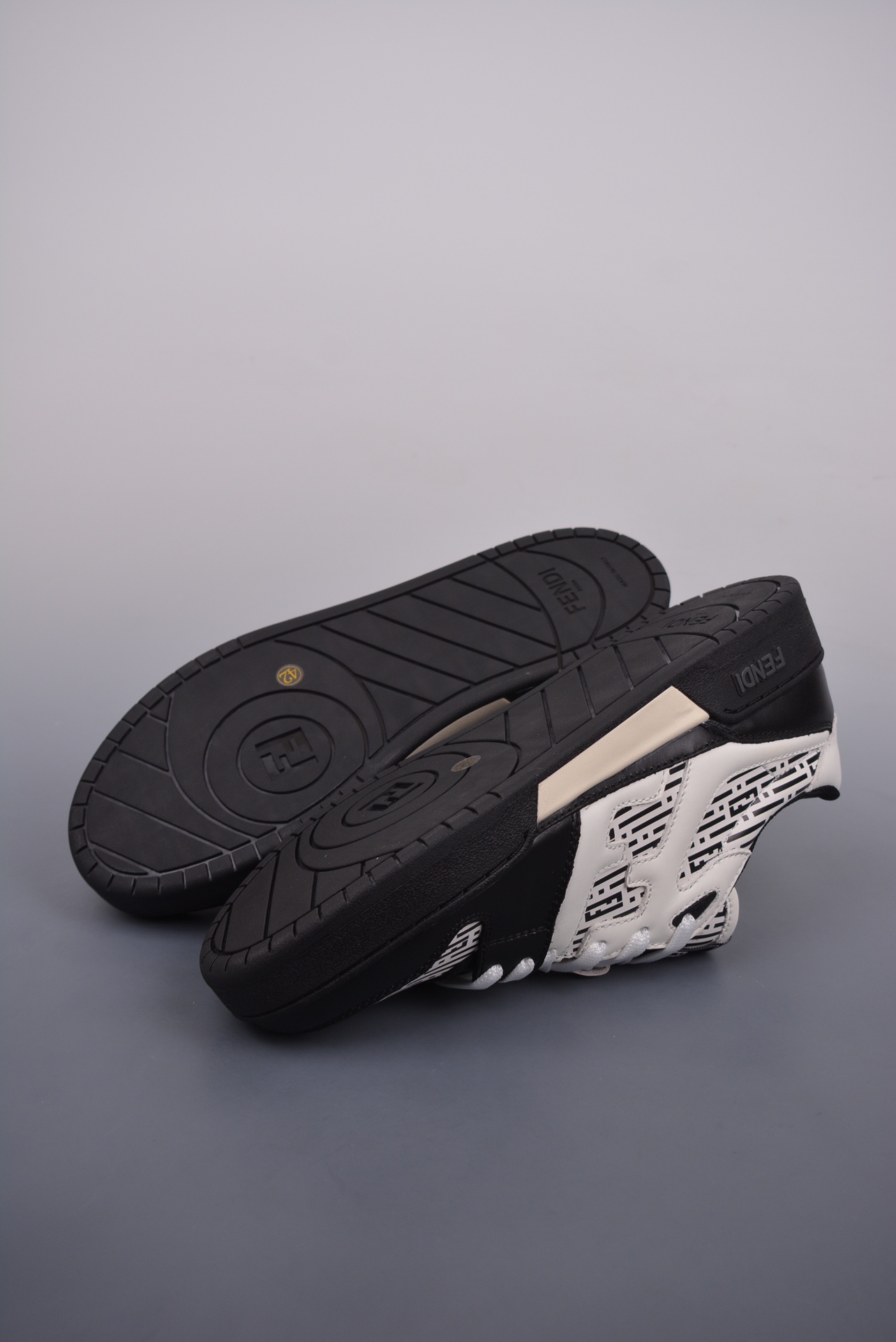 Fendi Match Sneaker Low Velcro black and white FF print 7E1495AQ6GF1MYR