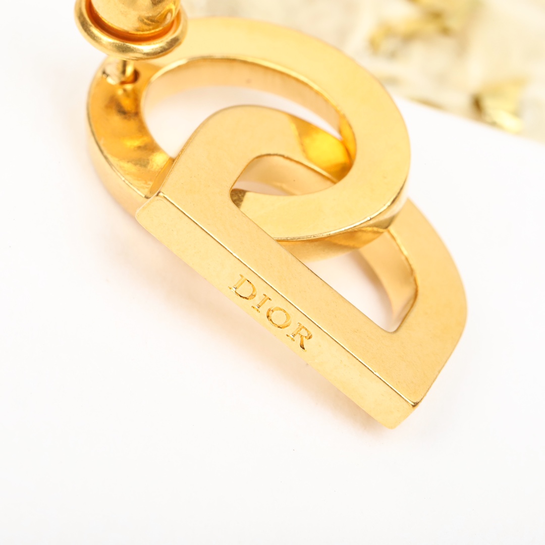 Dior CD letter earrings
