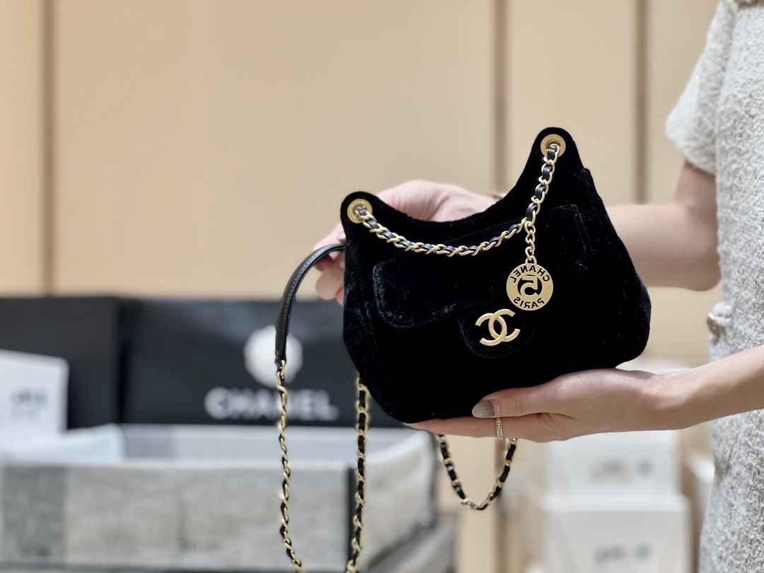 Chanel 23B velvet hobo AS4323