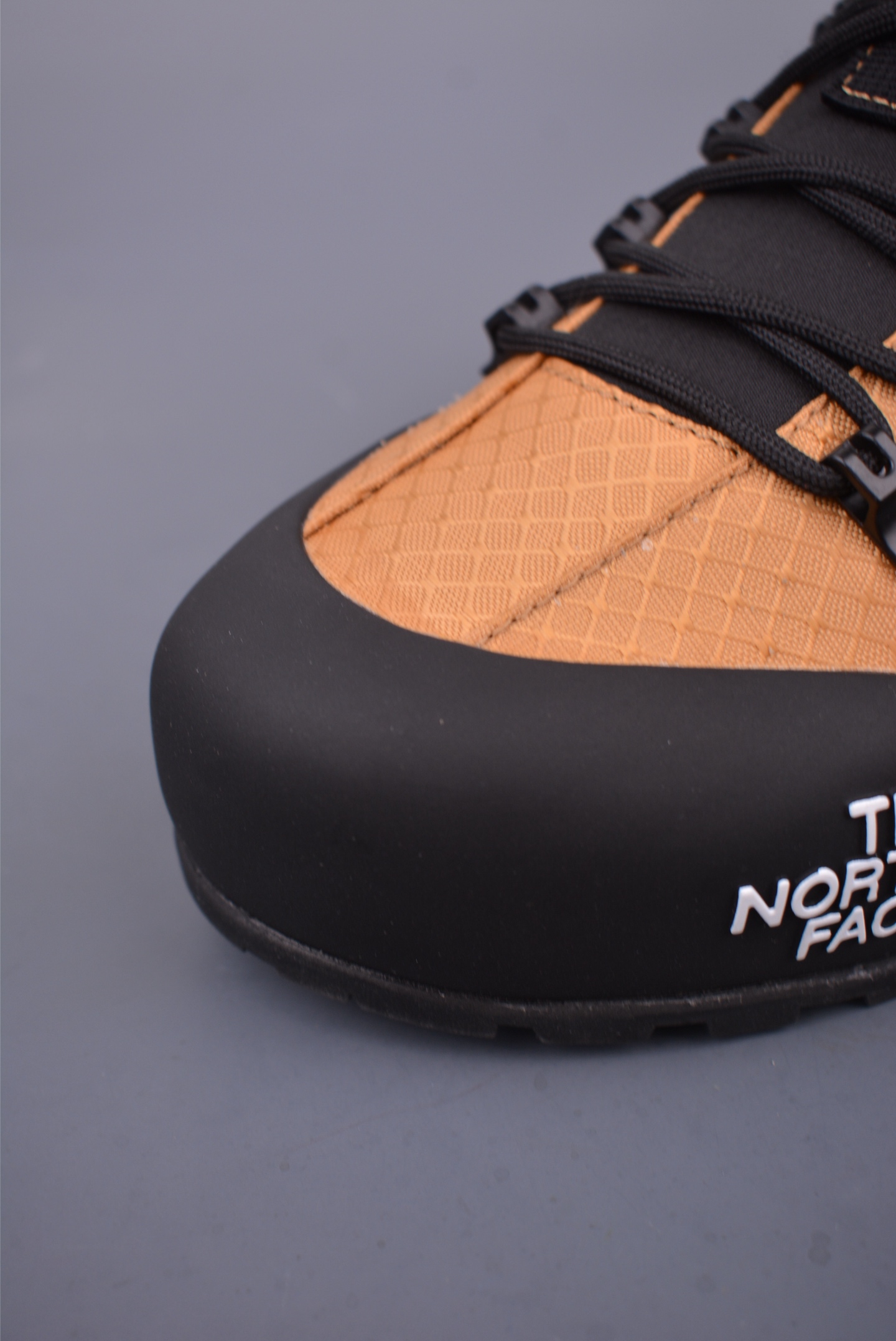 The North Face Glenclyffe Low sneakers black and yellow NF0A817BKOM-085