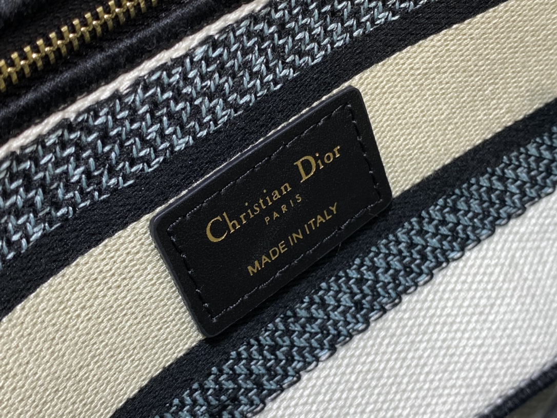 Dior CD Lady Embroidered Diana Bag 6605