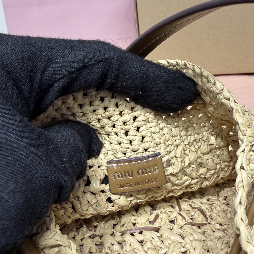 Miu Miu woven raffia bag 5ND016