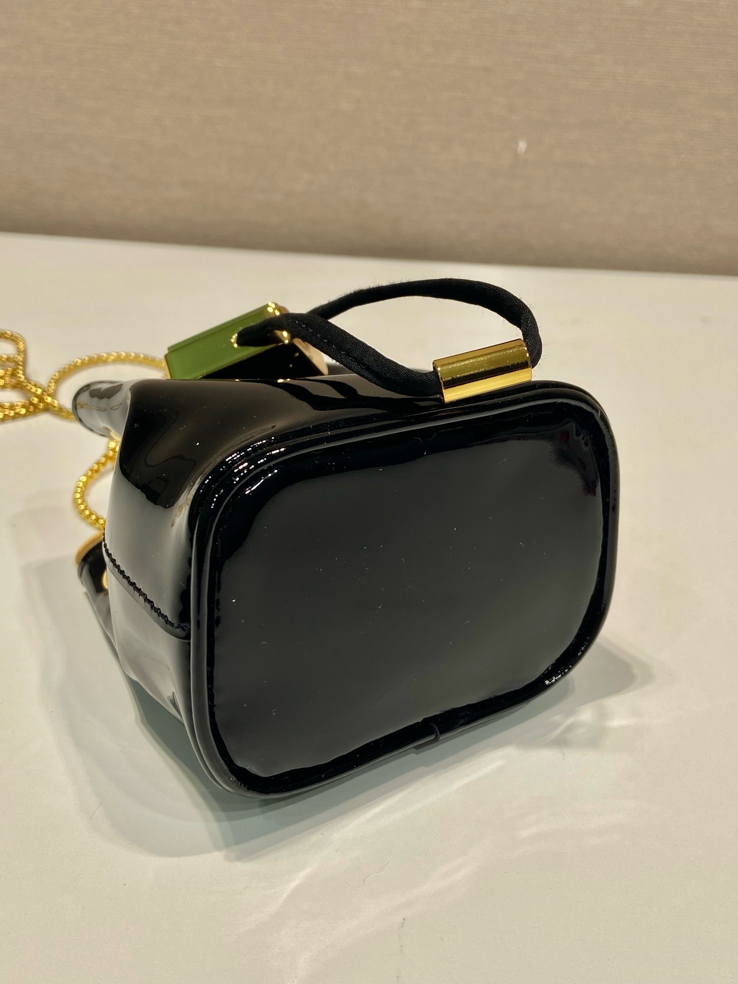 Prada patent leather small bucket 1NR016