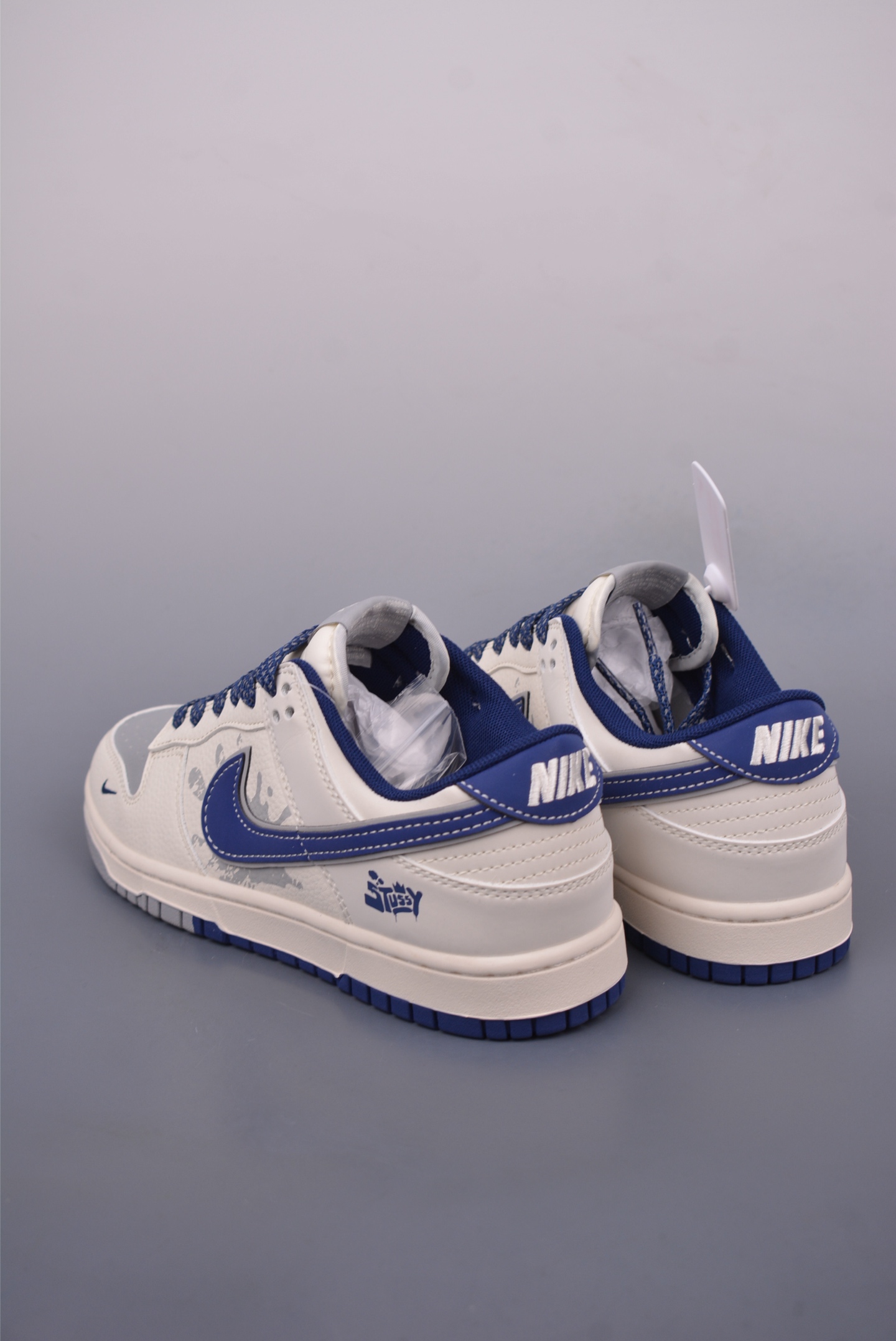 Stussy x Nike SB Dunk Low sneakers White Gray Blue XS6089-593