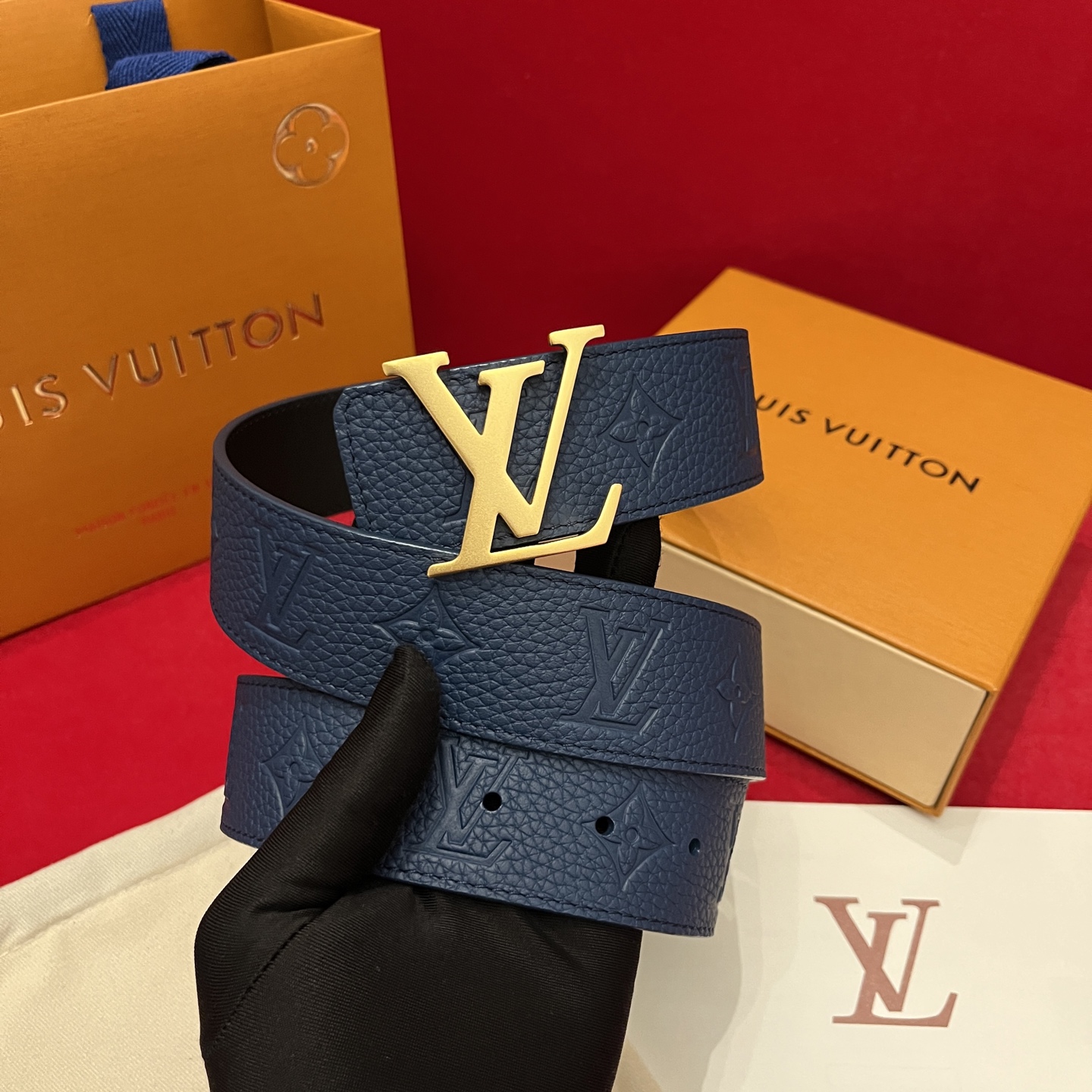 Louis Vuitton Litchi Embossed Cowhide Men's Belt, 4CM Width