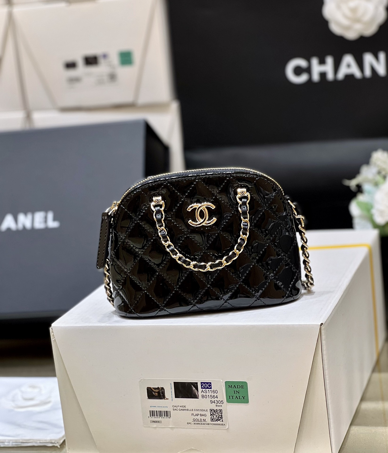 Chanel 23S Spring/Summer Collection Patent Leather Shell Bag AP3354