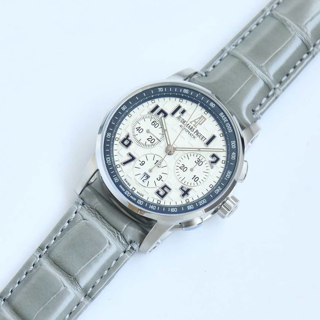 Audemars Piguet Royal Oak 26048 Offshore RW4 41 Chronograph Mechanical Watch