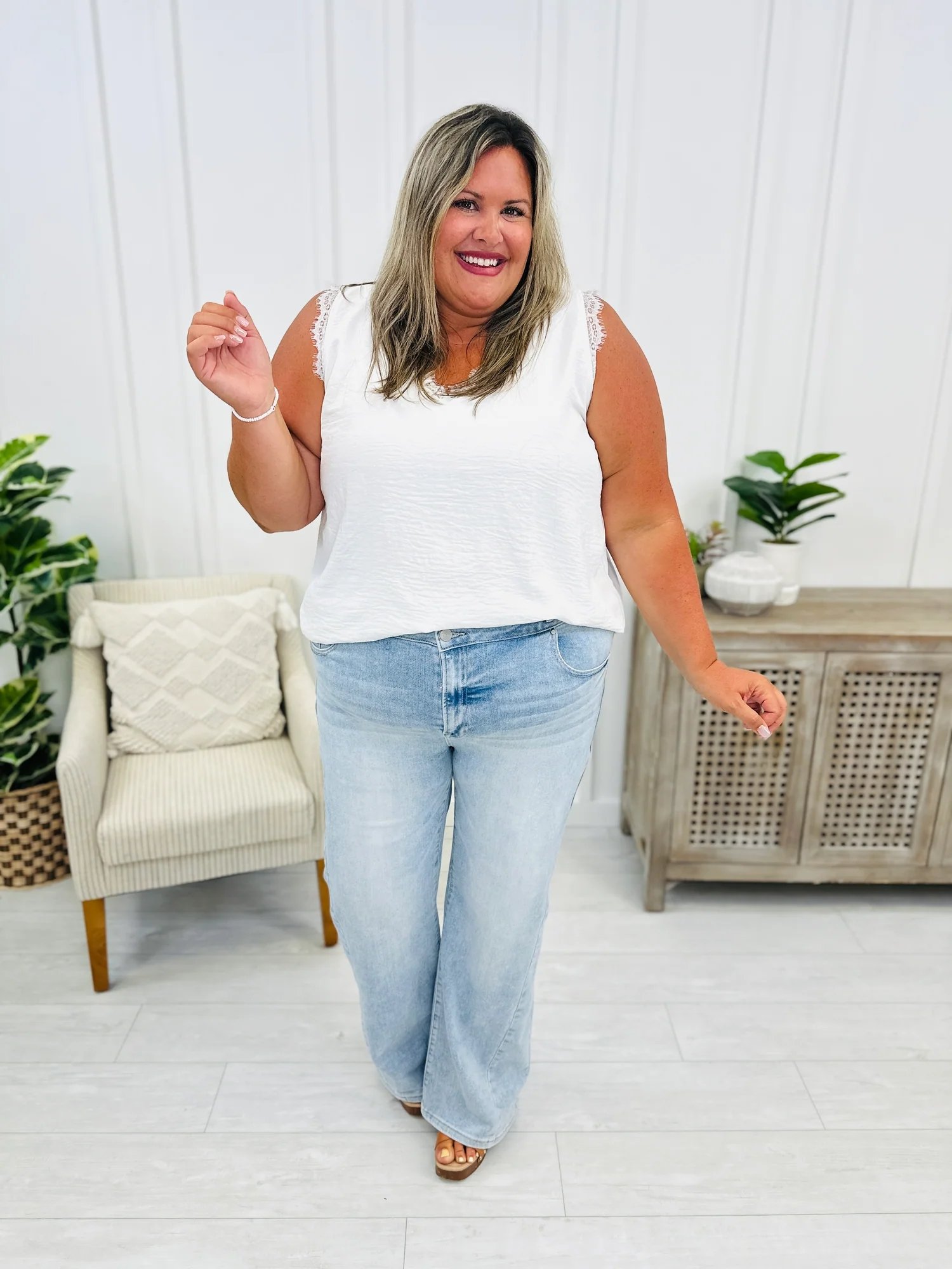 🏆BBL Vintage Wash Plus-Size Jeans -Stretchy, Straight Leg & Butt-Lifting Fit