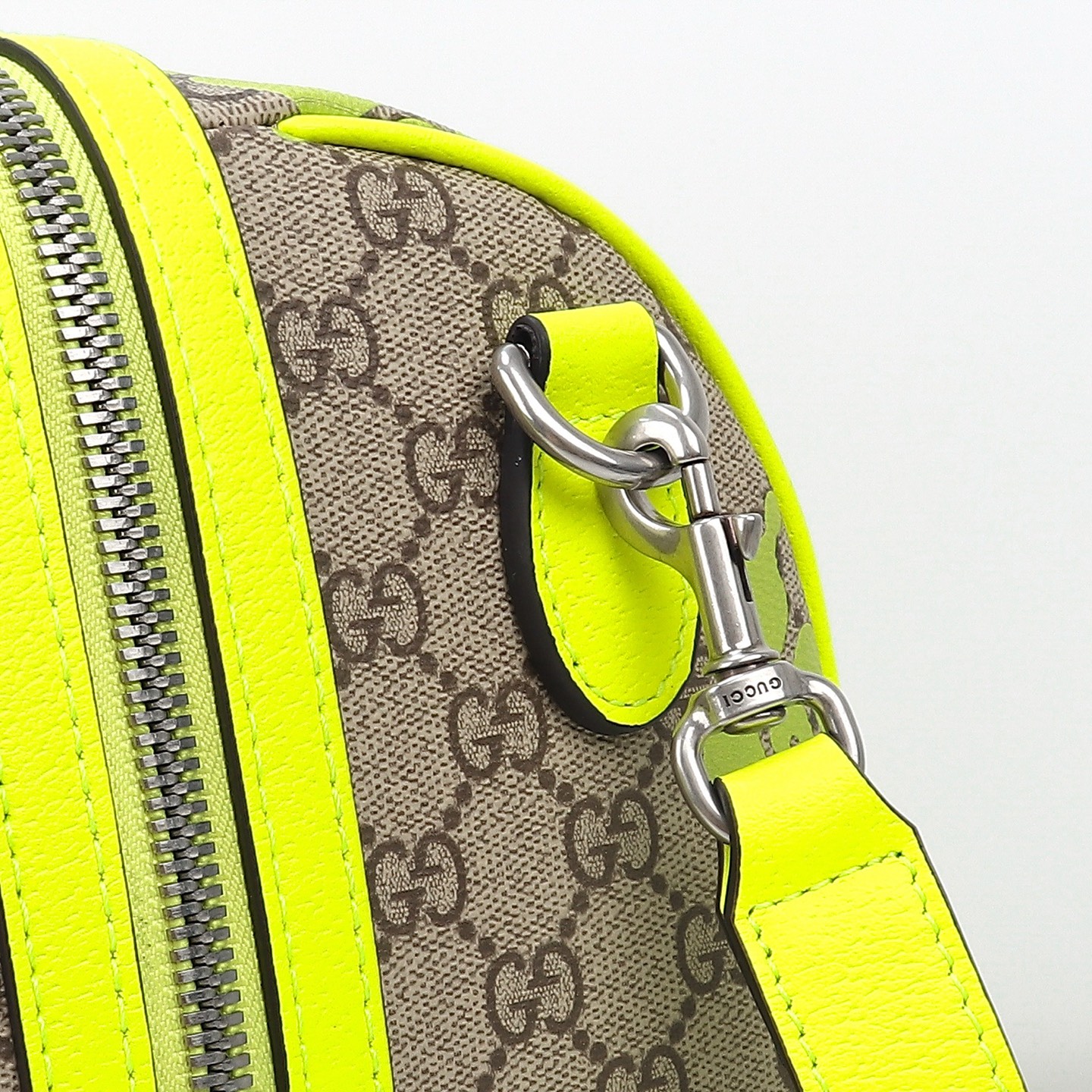 Gucci Medium duffle bag with print 834962 FAEQD 9761