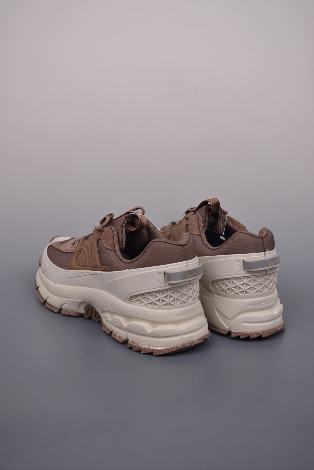 Nike Zoom Vomero 5 Roam Mink Brown Light Bone HQ2181-006