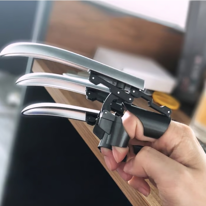 🔥The best gift this Christmas🎁-Mechanical retractable wolf claw
