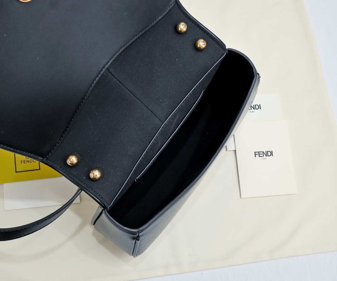 FENDI C'mon series retro large flap bag 6651