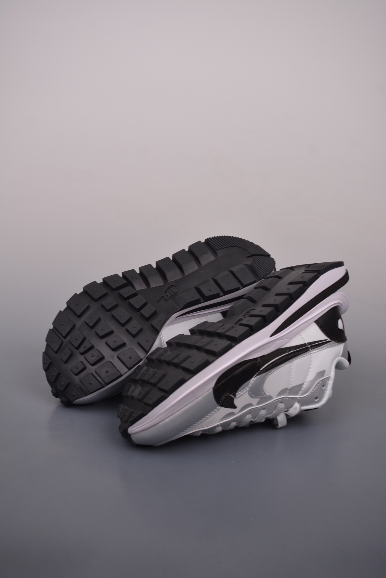 Sacai x Nike VaporWaffle 3.0 Sliver White Black DD1875-201