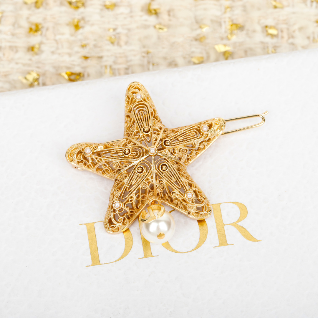 Dior Starfish CD Pearl Hairpin