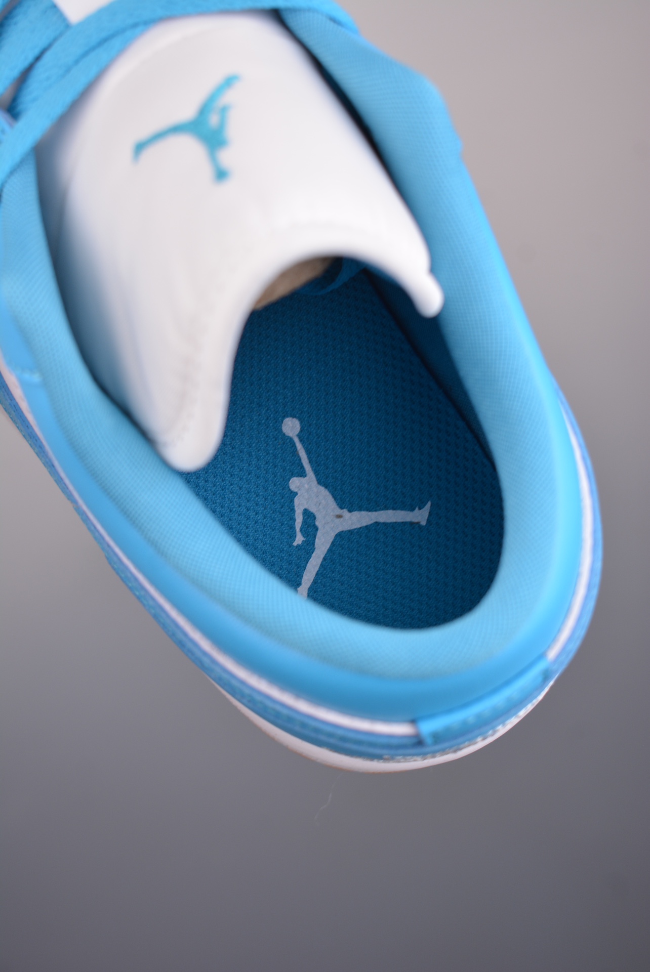 Air Jordan 1 Low Blue White Toe DC0774-104