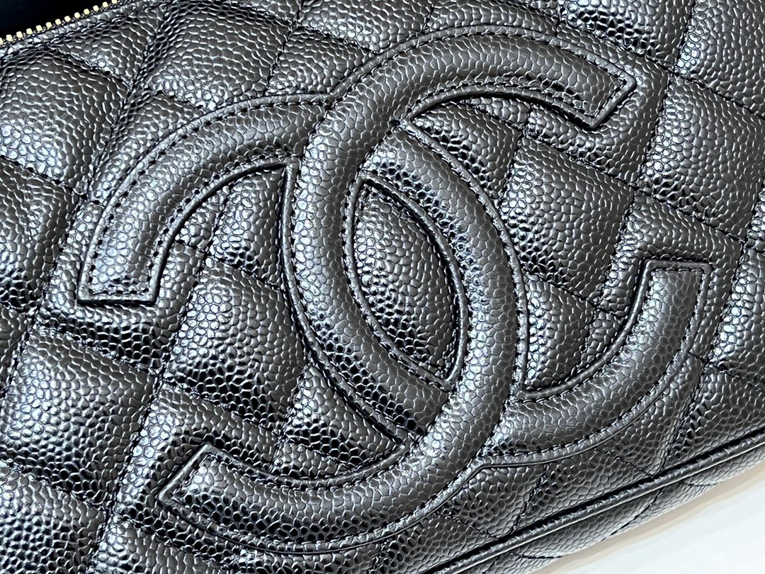 Chanel Vintage Second-Hand Underarm Bag 50920