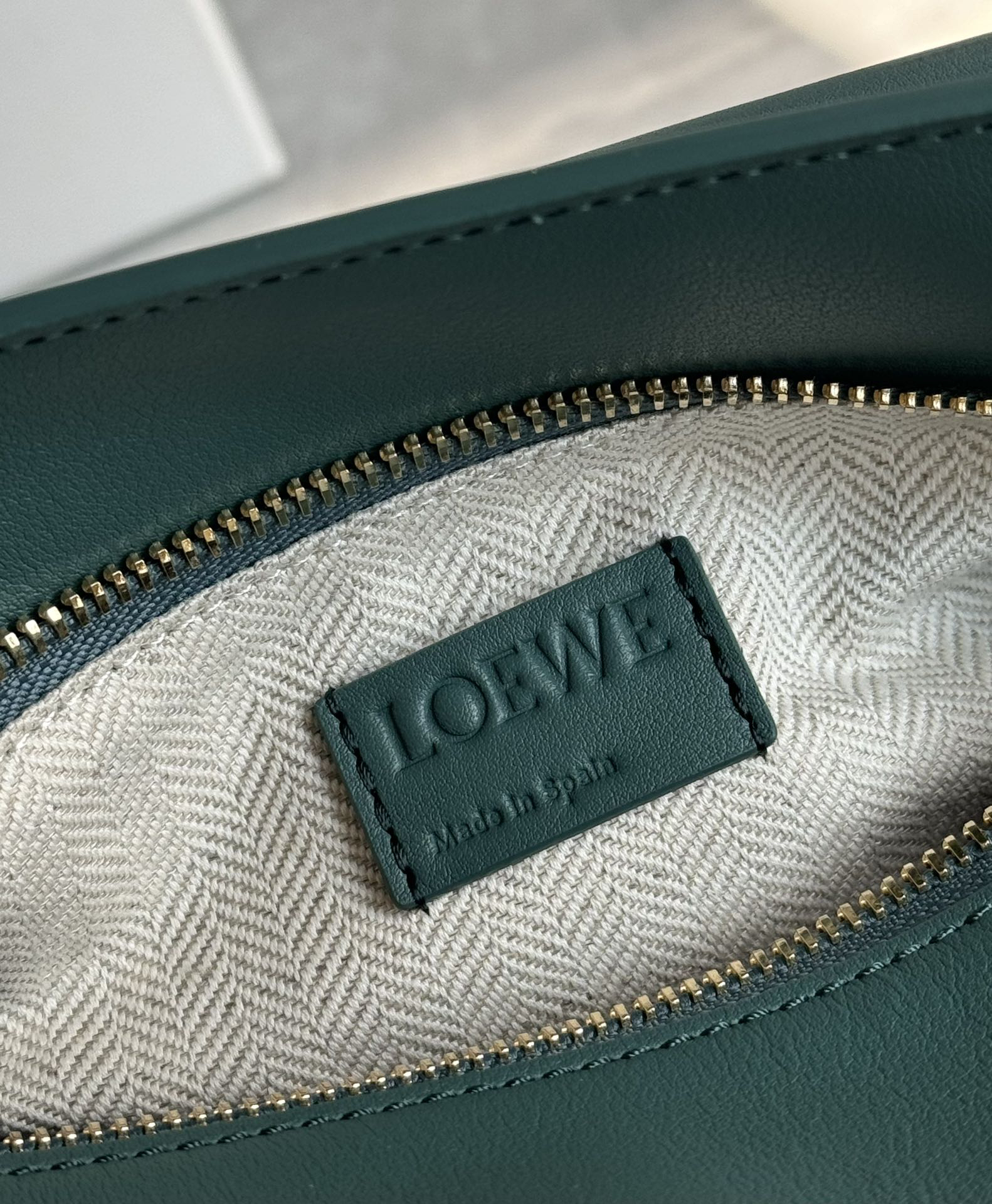 Loewe suede colorblocked zzle bag 0681