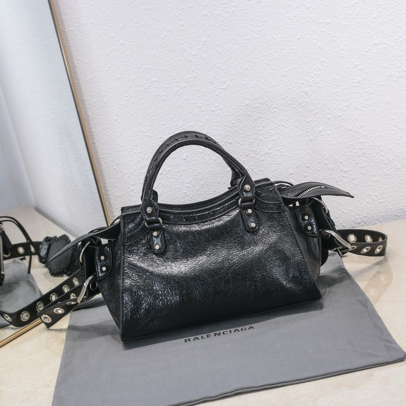 Balenciaga Neo cagole motorcycle bag