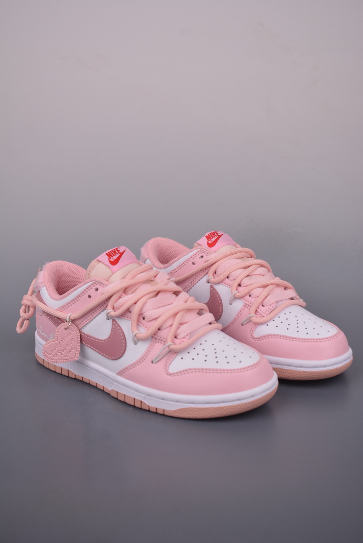 NIKE SB Dunk Low 