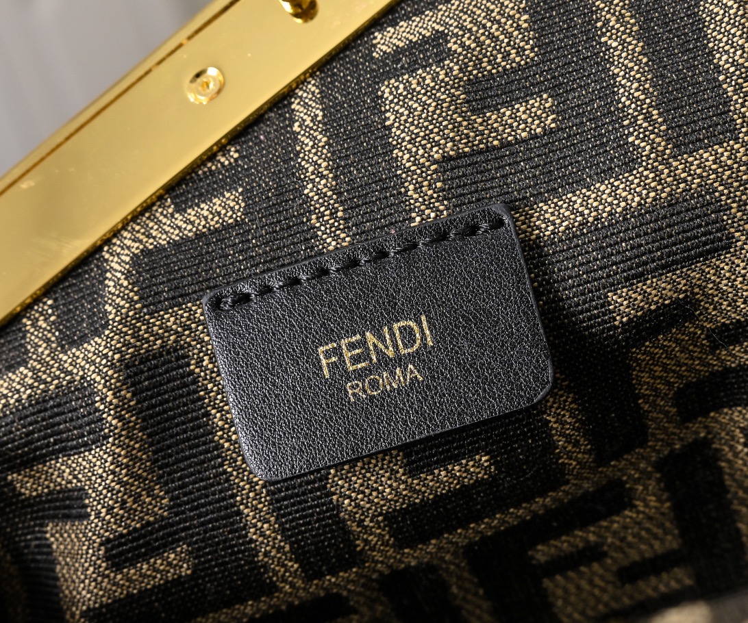 FENDI First Shoulder Bag 80016